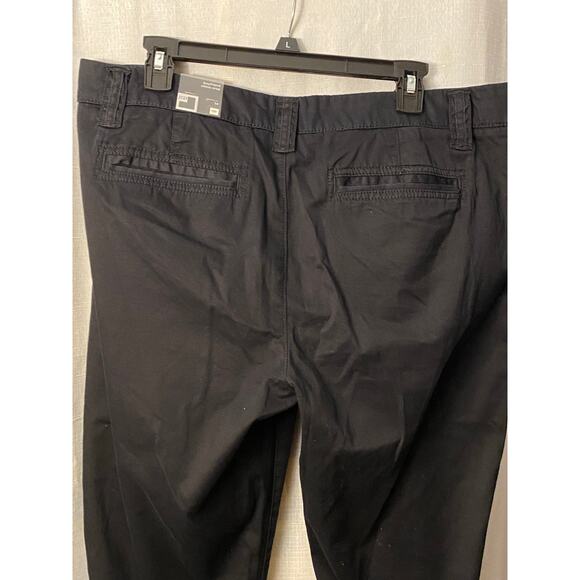 NWT JCPenney Boyfriend Chino Crop Black Pants Womens Size 14 - Picture 9 of 12